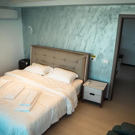 Miami * קוסטינסטי