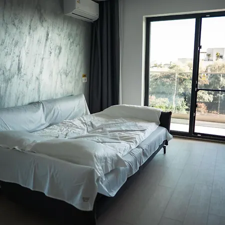 Miami בית אירוח קוסטינסטי